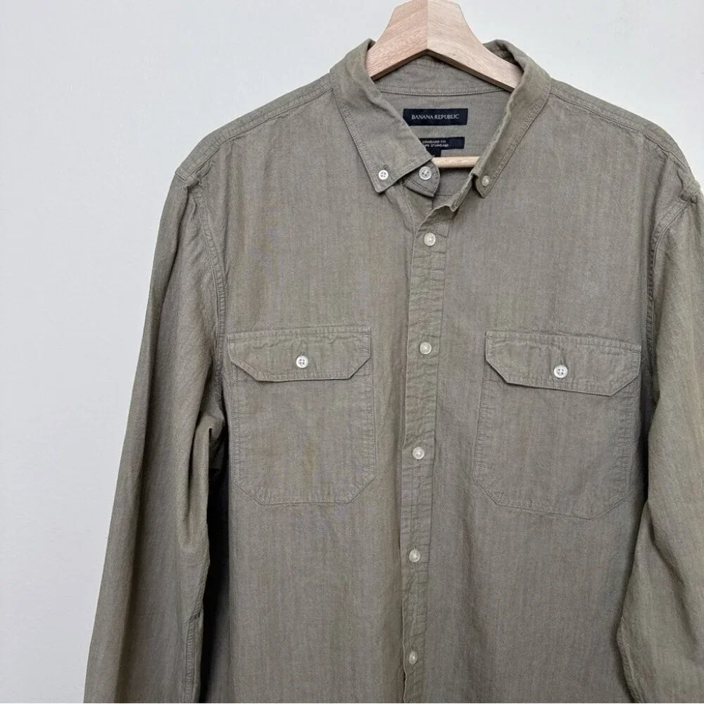 Banana Republic Mens Xlarge Untucked Standard-Fit Chambray Shirt Washed Olive